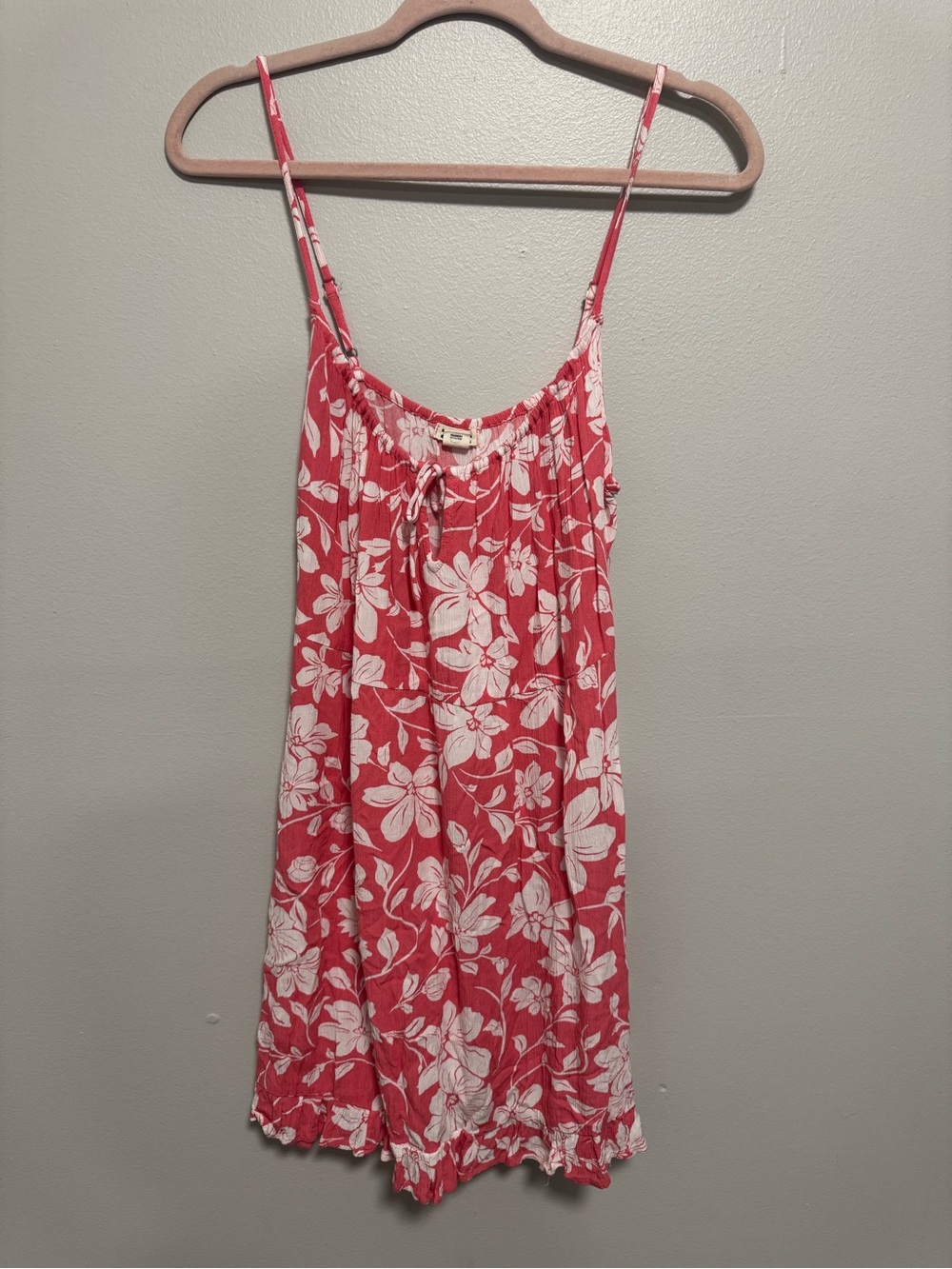 Billabong Hawaiian Flower Pink And White Front Tie Spaghetti Strap Dress